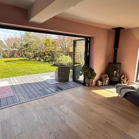 Formby, Spacious True Bungalow Steps From Beach Esterno foto
