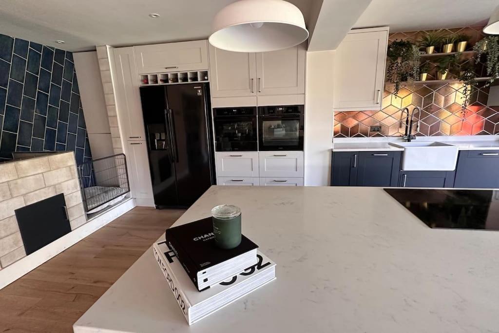 Formby, Spacious True Bungalow Steps From Beach Esterno foto