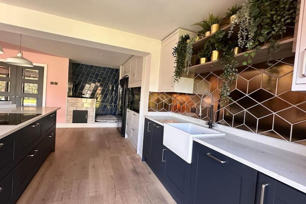 Formby, Spacious True Bungalow Steps From Beach Esterno foto